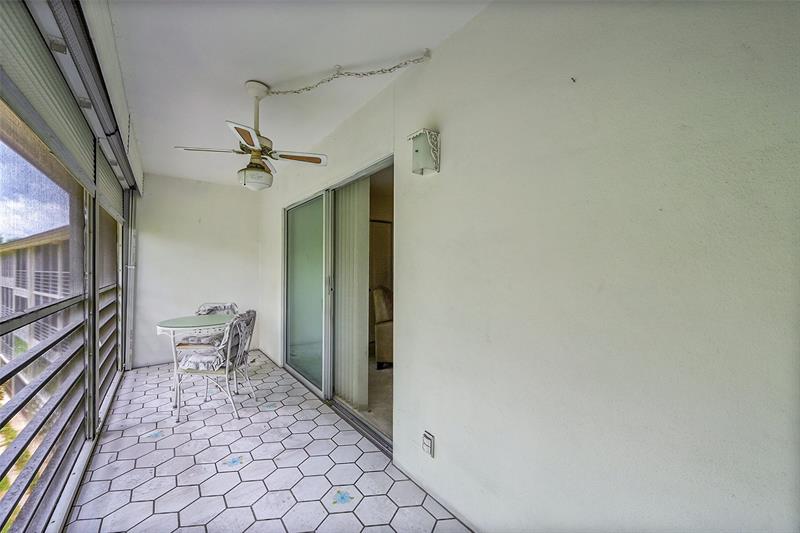 Image 19 of 24 For 2404 Antigua Cir  F4