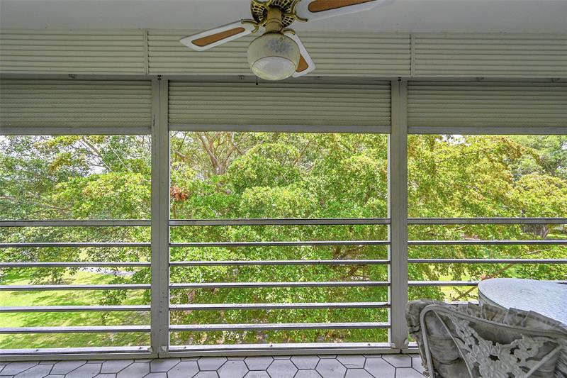 Image 20 of 24 For 2404 Antigua Cir  F4