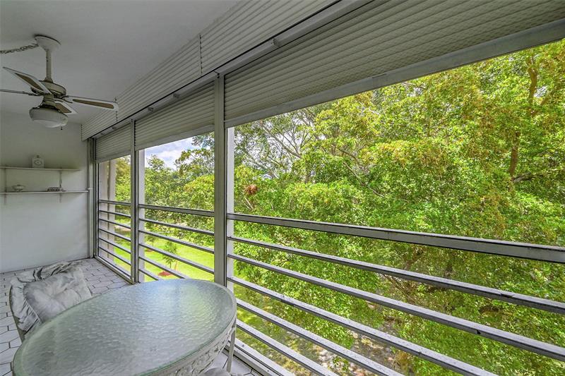 Image 22 of 24 For 2404 Antigua Cir  F4