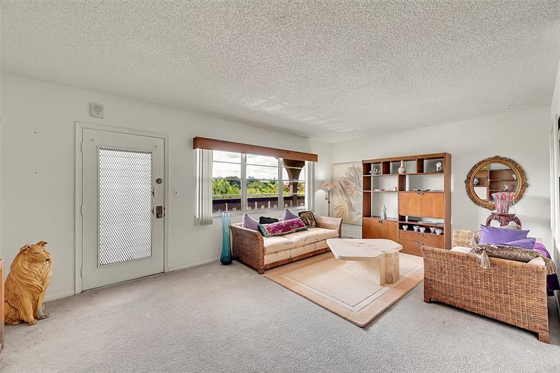 Image 5 of 24 For 2404 Antigua Cir  F4