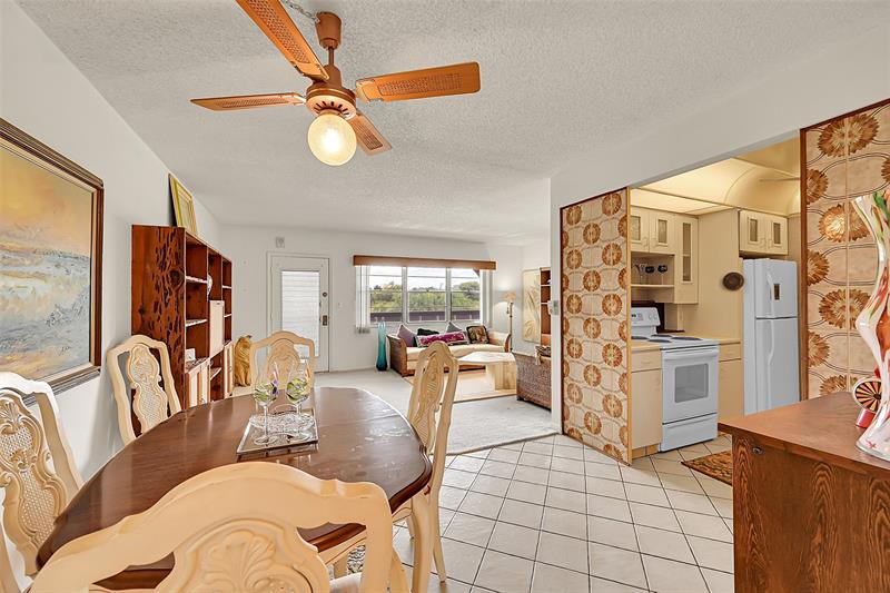 Image 9 of 24 For 2404 Antigua Cir  F4
