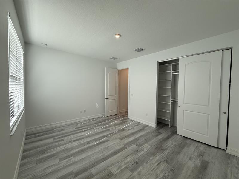 Image 39 of 85 For 10190 Akenside Dr
