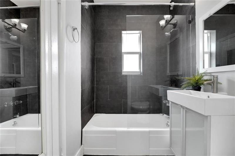 Image 21 of 25 For 846 Jefferson Ave  4