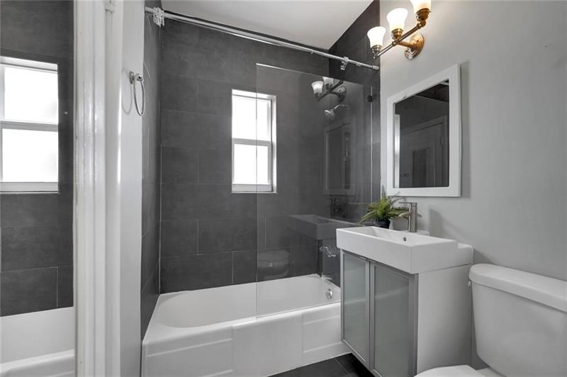 Image 22 of 25 For 846 Jefferson Ave  4