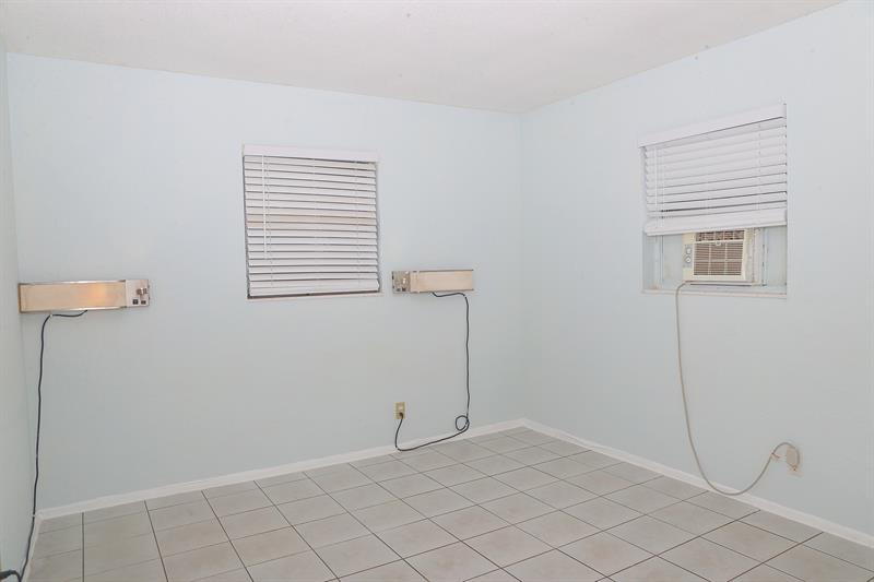 Image 10 of 11 For 5881 18th Ave  2