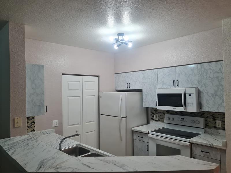 Image 8 of 34 For 1008 Belmont Lane  1008