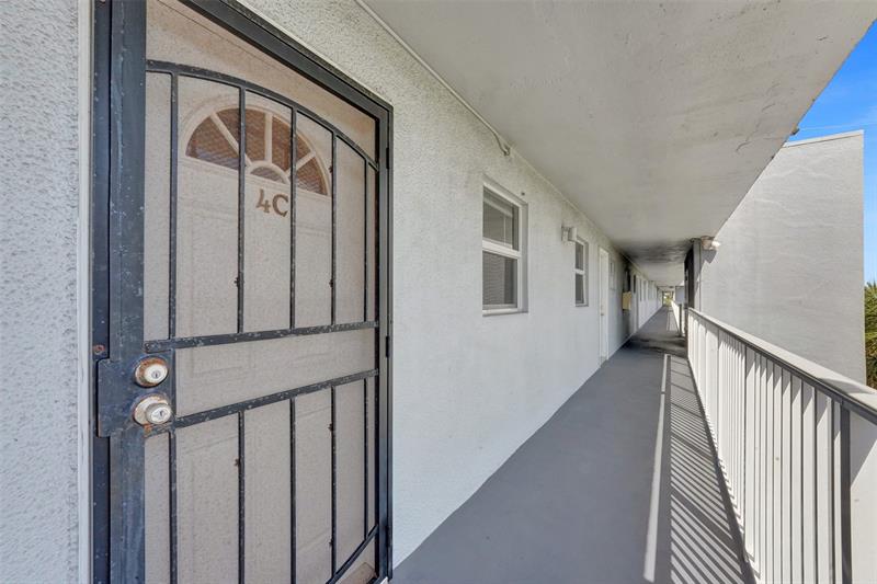 Image 14 of 54 For 110 Royal Park Dr  4c