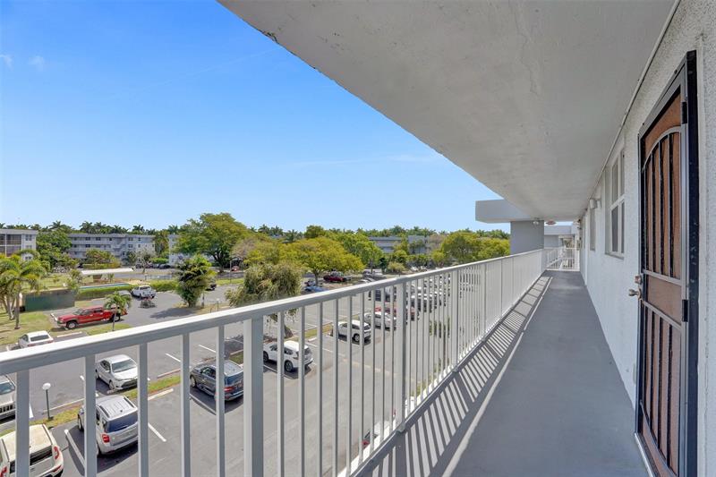 Image 15 of 54 For 110 Royal Park Dr  4c