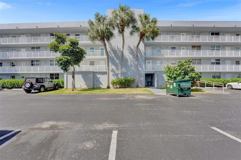 Image 16 of 54 For 110 Royal Park Dr  4c