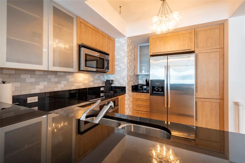 Image 16 of 45 For 2821 Ocean Blvd  1102s