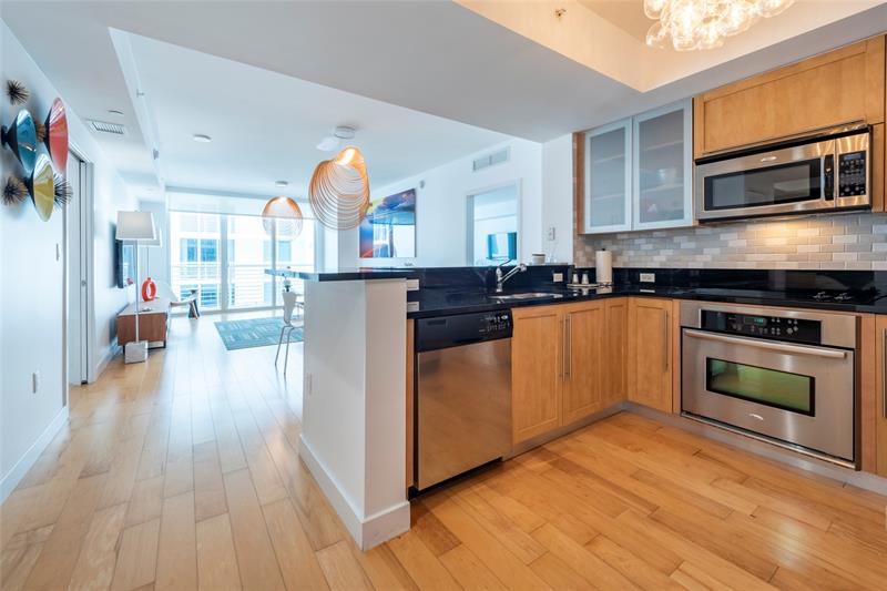 Image 6 of 45 For 2821 Ocean Blvd  1102s