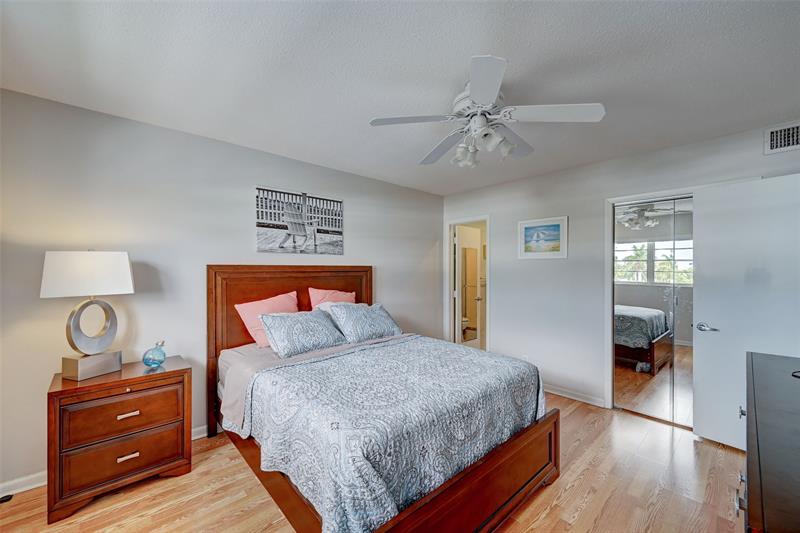 Image 18 of 42 For 1461 Ocean Blvd  314