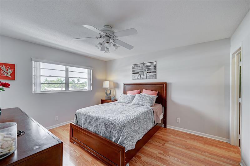 Image 19 of 42 For 1461 Ocean Blvd  314
