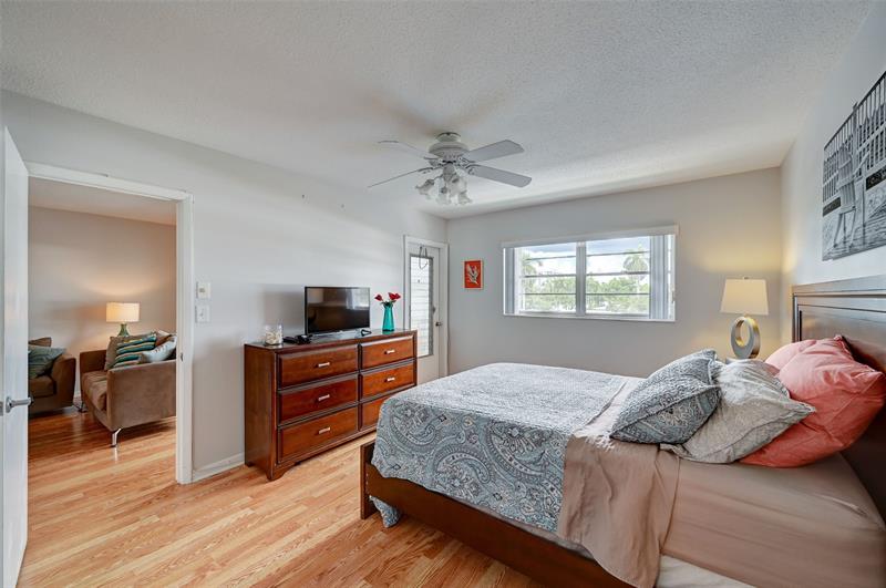 Image 21 of 42 For 1461 Ocean Blvd  314