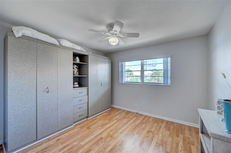 Image 22 of 42 For 1461 Ocean Blvd  314