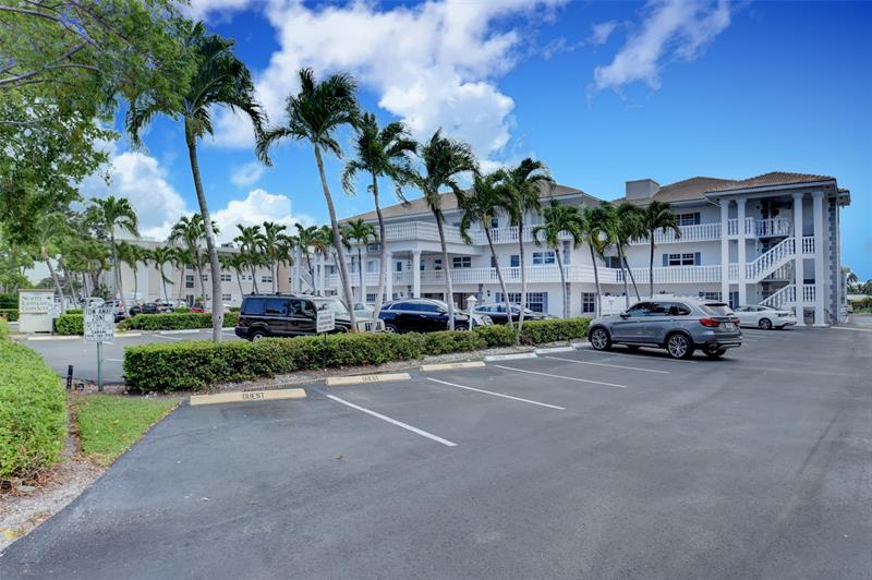 Image 3 of 42 For 1461 Ocean Blvd  314