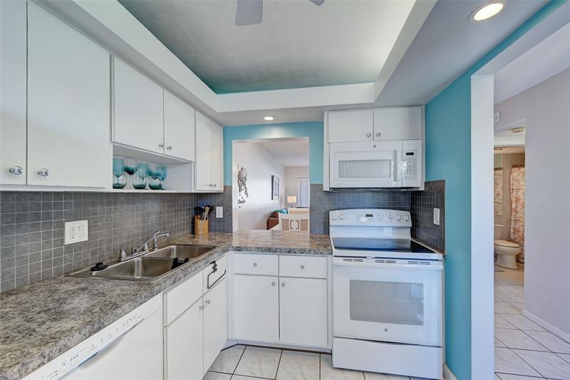 Image 5 of 42 For 1461 Ocean Blvd  314