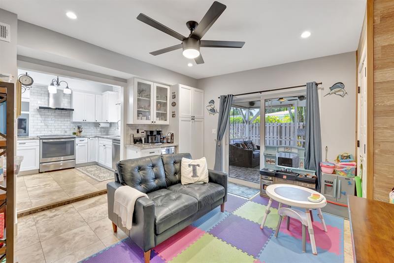Image 10 of 41 For 1163 3rd Ave