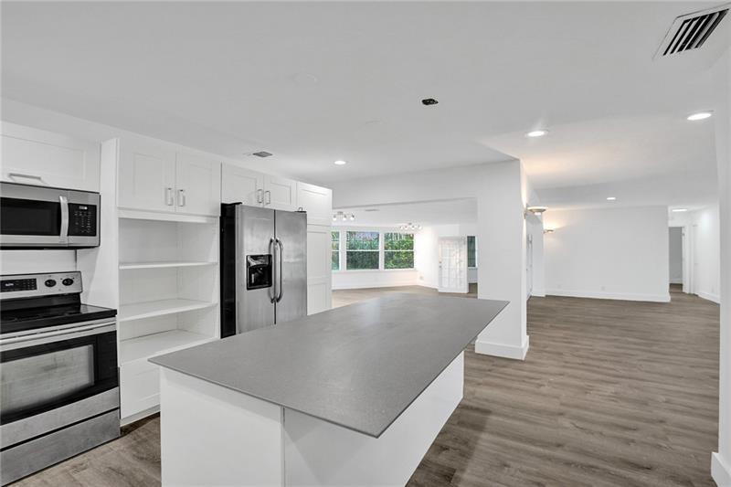 Image 10 of 33 For 5981 22nd Way
