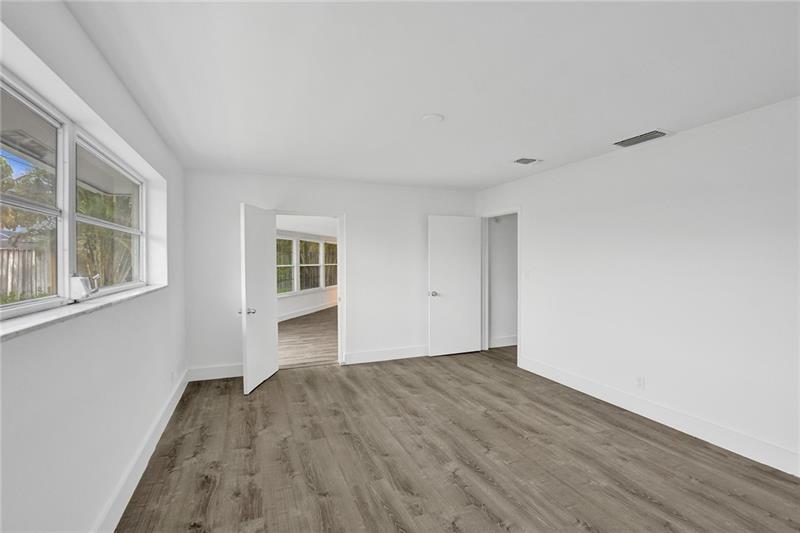 Image 14 of 33 For 5981 22nd Way