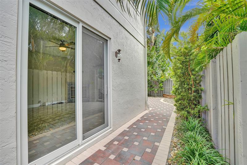 Image 16 of 36 For 1744 9th St  
