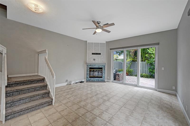 Image 18 of 36 For 1744 9th St  