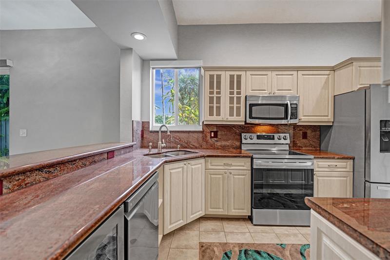 Image 20 of 36 For 1744 9th St  