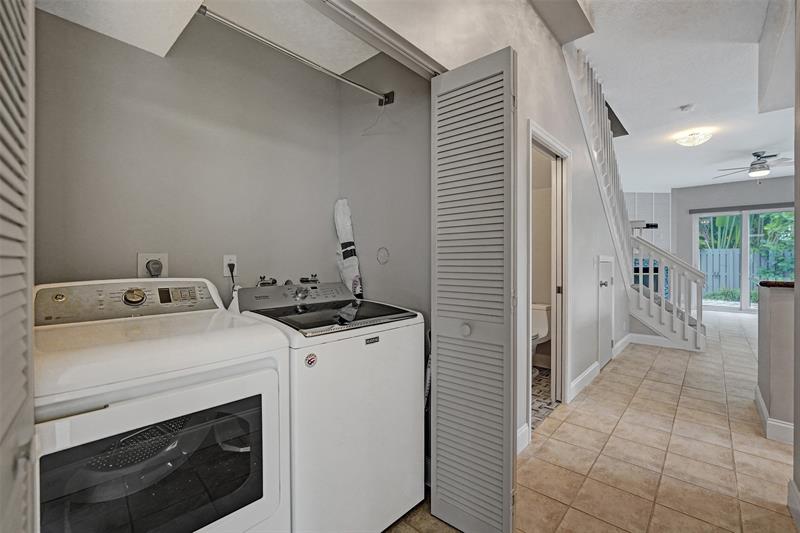 Image 22 of 36 For 1744 9th St  