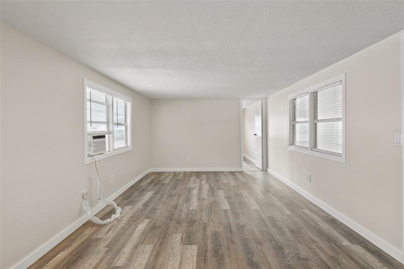 Image 11 of 24 For 7897 Swan Ave