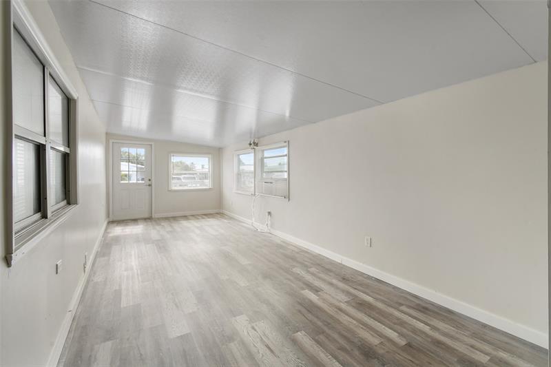 Image 18 of 24 For 7897 Swan Ave