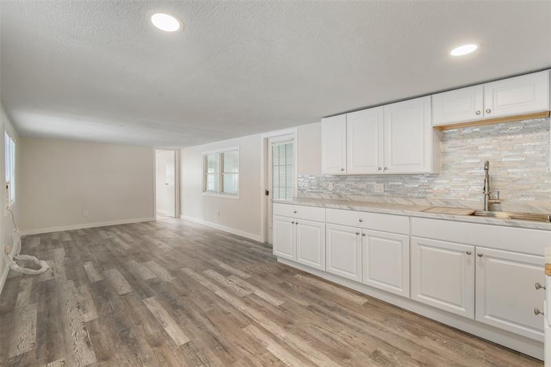 Image 7 of 24 For 7897 Swan Ave