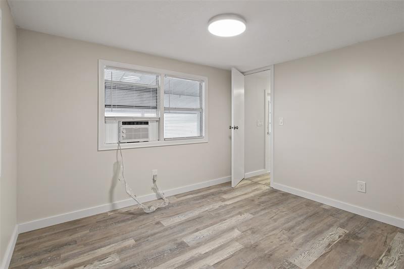 Image 8 of 24 For 7897 Swan Ave