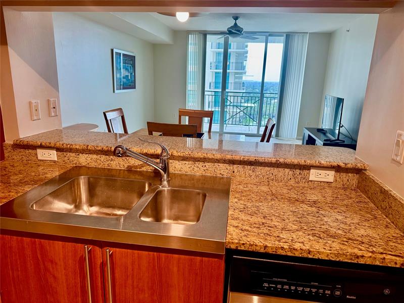 Image 19 of 76 For 610 Las Olas Bl  1420n