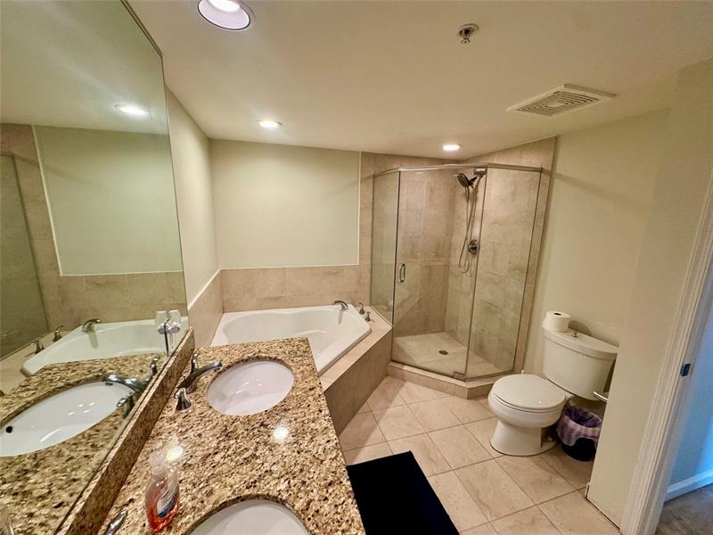 Image 23 of 76 For 610 Las Olas Bl  1420n