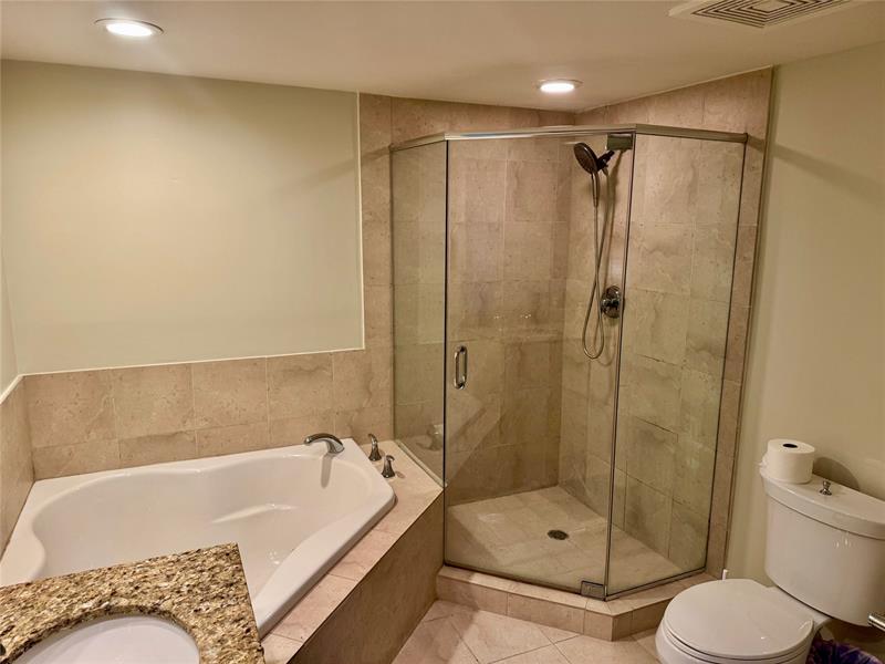 Image 24 of 76 For 610 Las Olas Bl  1420n