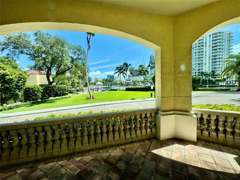 Image 29 of 76 For 610 Las Olas Bl  1420n