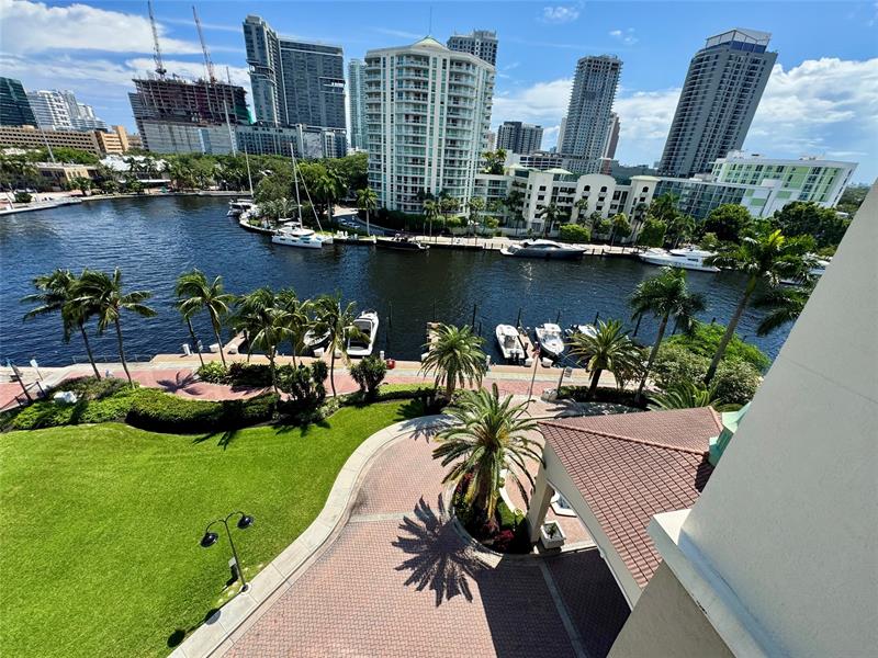 Image 46 of 76 For 610 Las Olas Bl  1420n