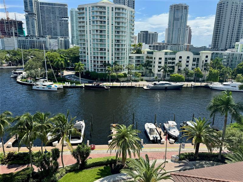 Image 48 of 76 For 610 Las Olas Bl  1420n