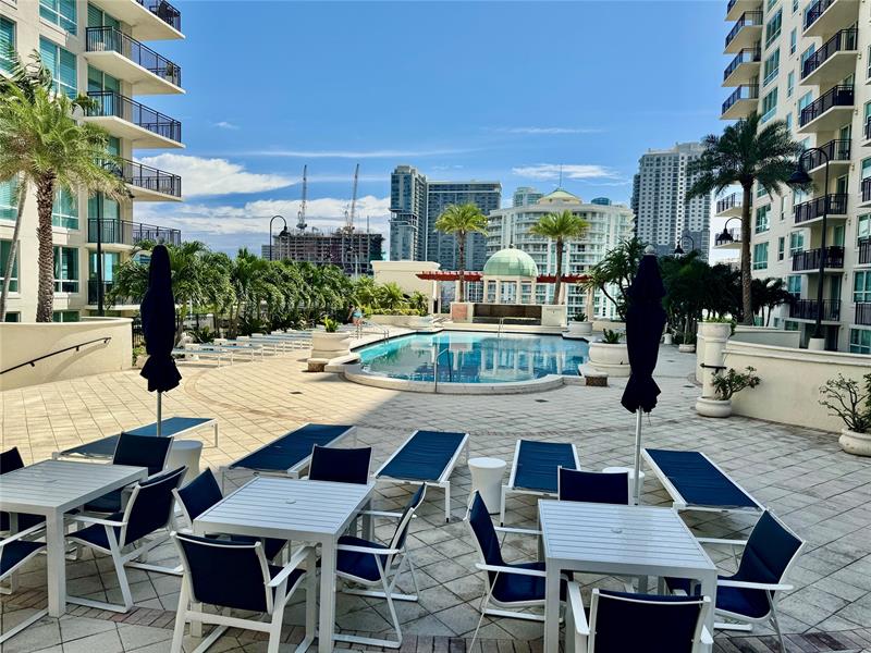 Image 63 of 76 For 610 Las Olas Bl  1420n