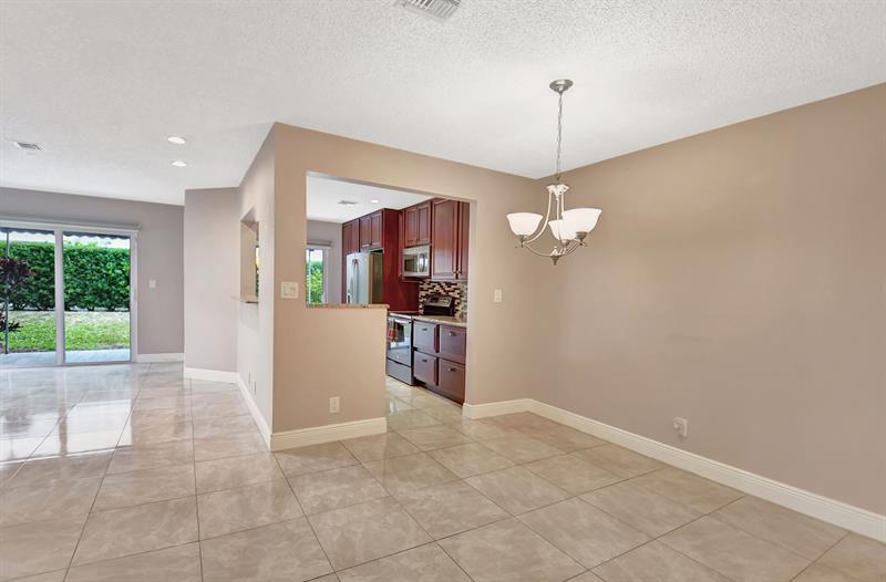 Image 12 of 75 For 5043 Pointe Emerald Ln