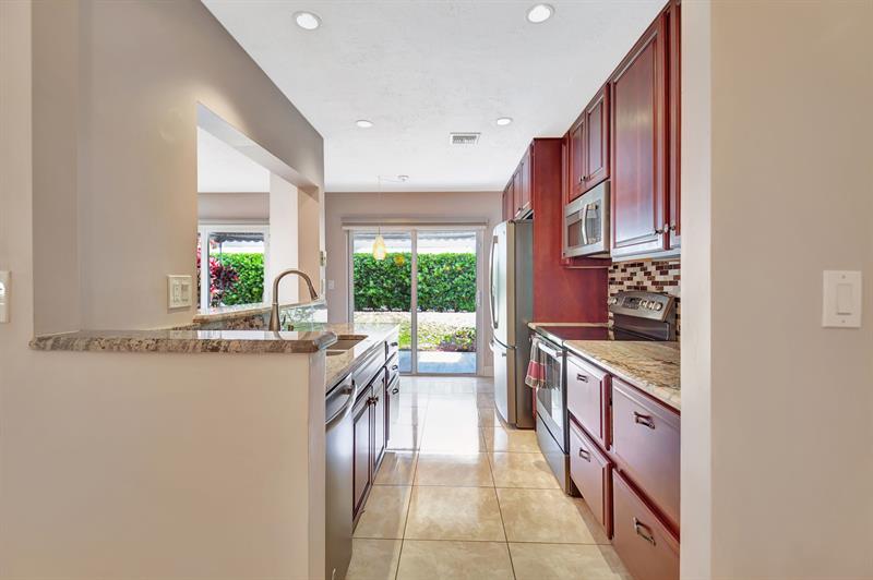 Image 18 of 75 For 5043 Pointe Emerald Ln