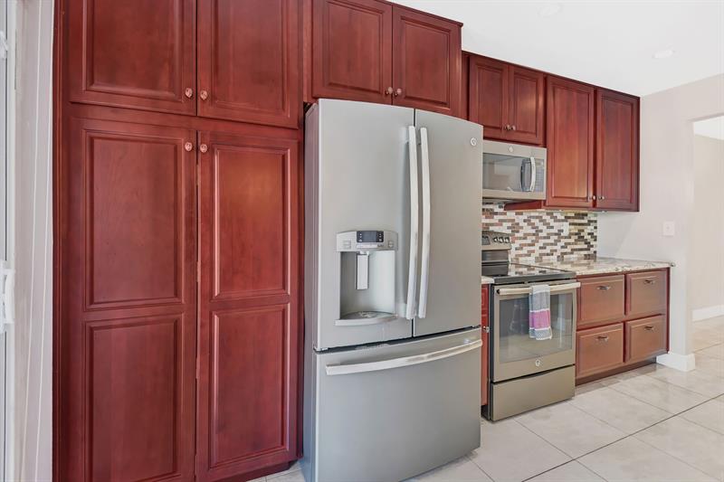 Image 21 of 75 For 5043 Pointe Emerald Ln