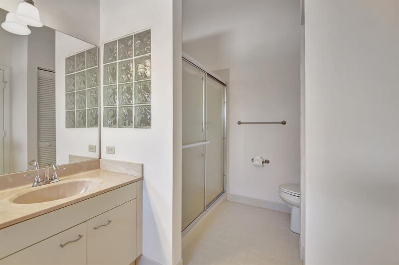 Image 31 of 75 For 5043 Pointe Emerald Ln