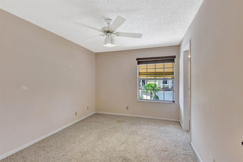 Image 32 of 75 For 5043 Pointe Emerald Ln