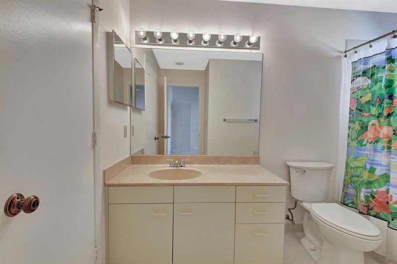 Image 35 of 75 For 5043 Pointe Emerald Ln