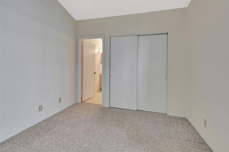 Image 37 of 75 For 5043 Pointe Emerald Ln