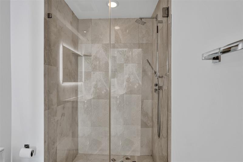 Image 59 of 71 For 3301 183rd St  1106