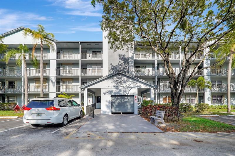 Details for 1401 128th Ter  406h, Hollywood, FL 33027