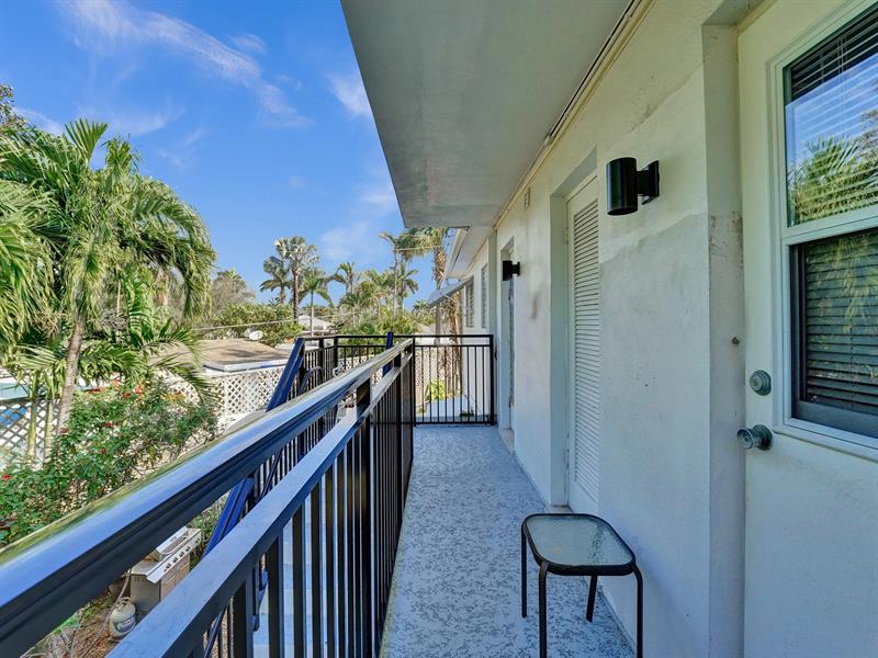 Image 16 of 28 For 1115 14th Pl  19c