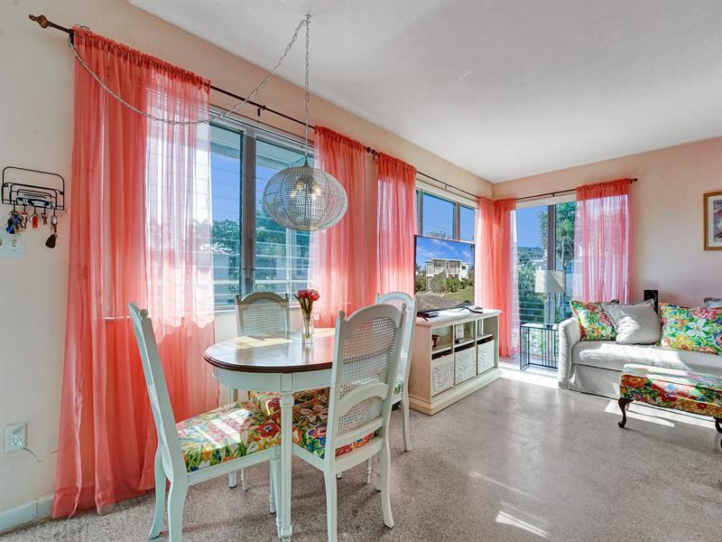 Image 6 of 28 For 1115 14th Pl  19c